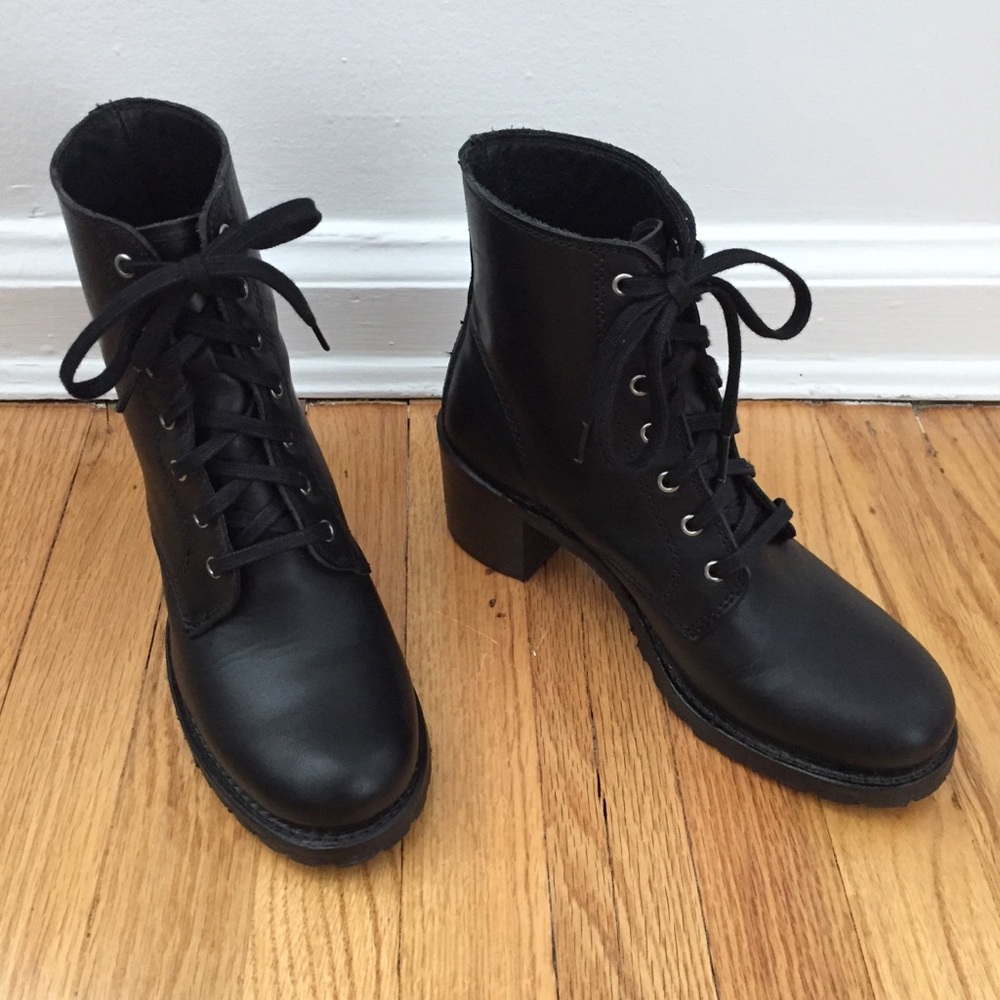 🎉Host Pick! 🎉  Frye Sabrina 6G boots